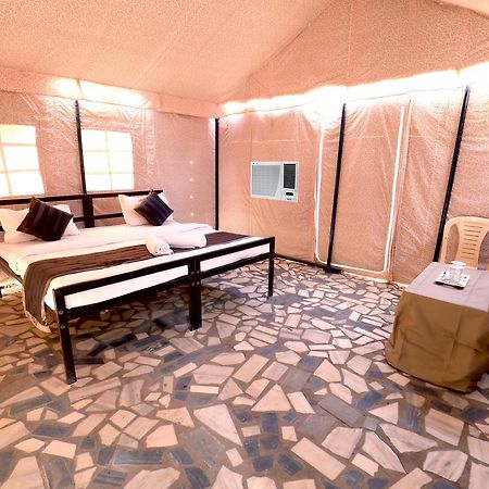 Hotel Nova Patgar Tents Bhuj Exterior foto