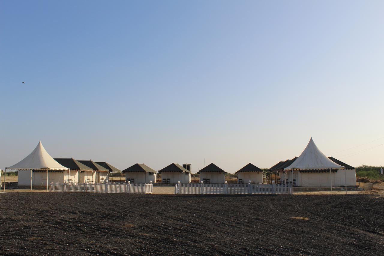 Hotel Nova Patgar Tents Bhuj Exterior foto