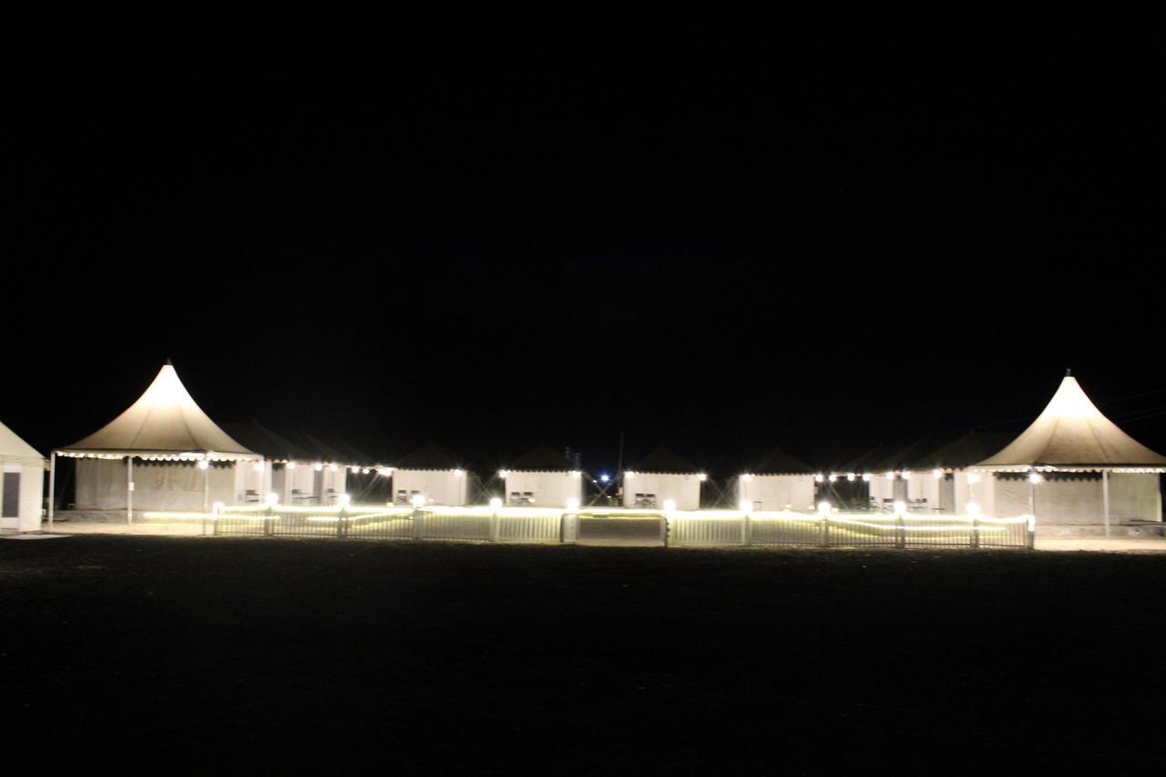 Hotel Nova Patgar Tents Bhuj Exterior foto